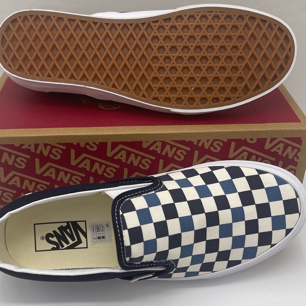 Vans WMNS Blue Checkerboard Classic Slip-On
Tri-Tone Check Navy
VN000D5PBX9 - Picture 12 of 16